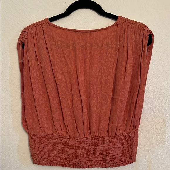 Final Touch Rust Ribbed Ruched Blouse - Picture 2 of 2